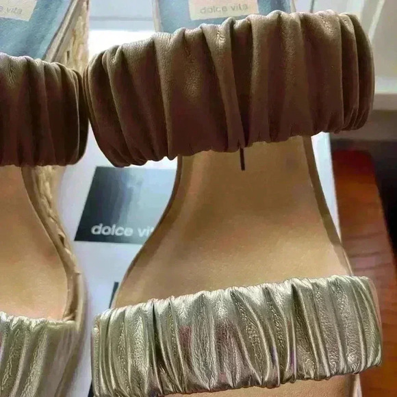 Dolce Vida Gold Multi Stella Slip On Wedge-Size 9.5 M - Picture 2 of 8